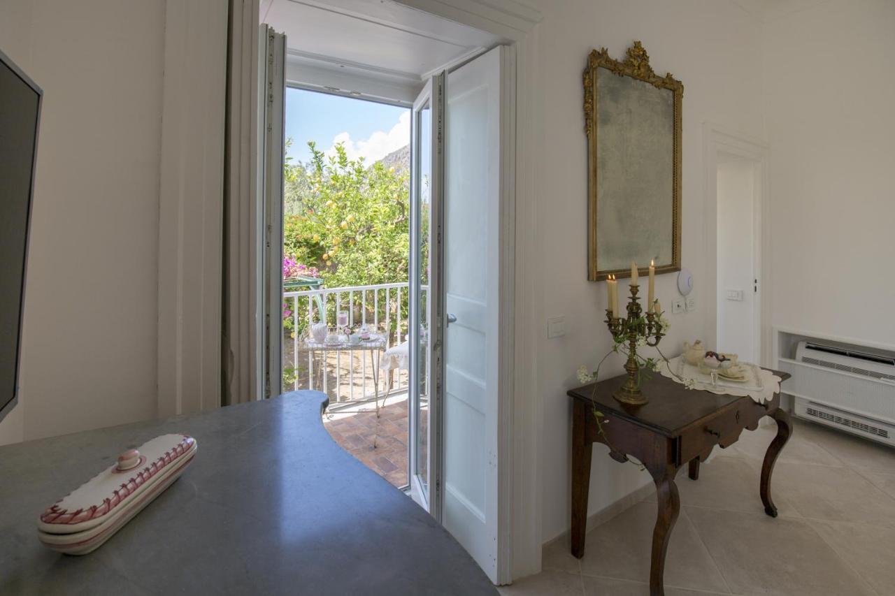 Отель Palazzo Cacace Relais Мета Экстерьер фото