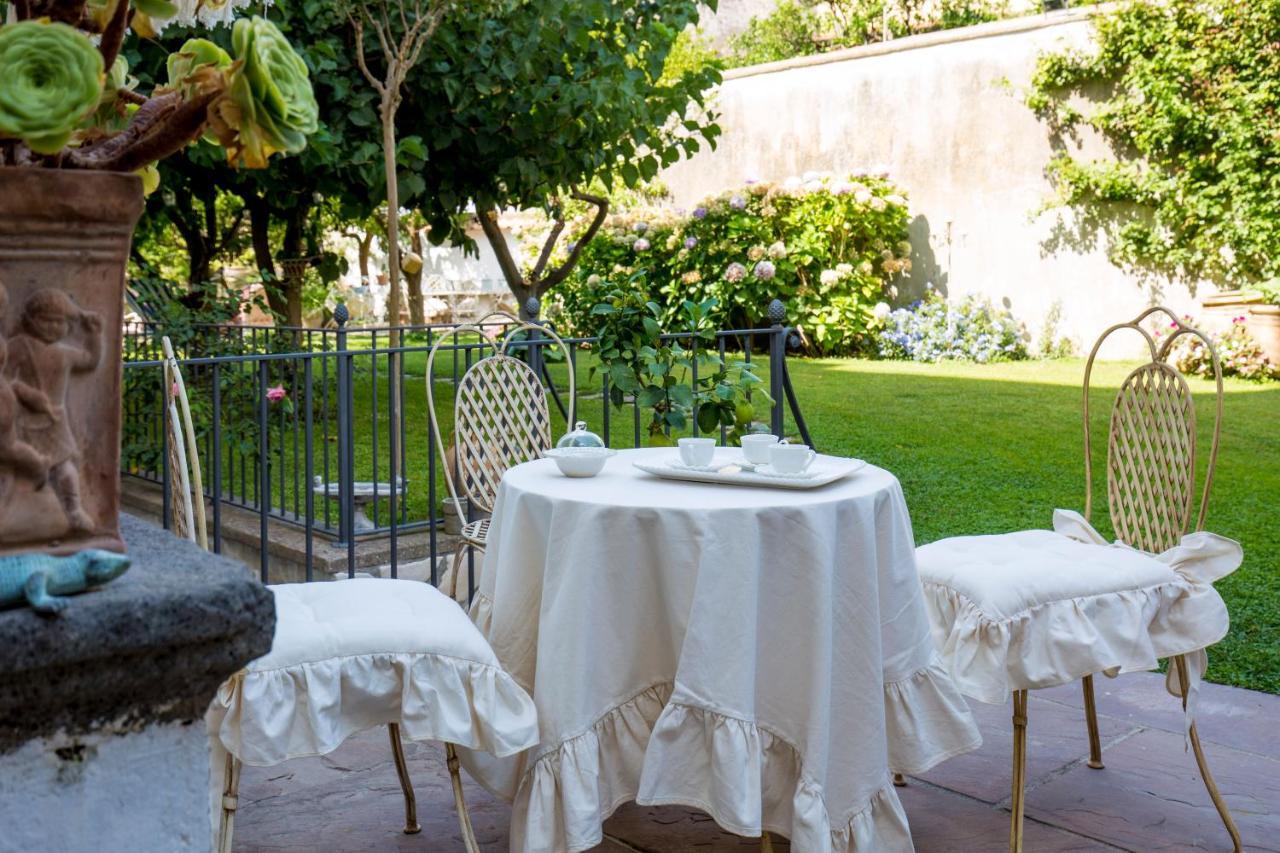 Отель Palazzo Cacace Relais Мета Экстерьер фото